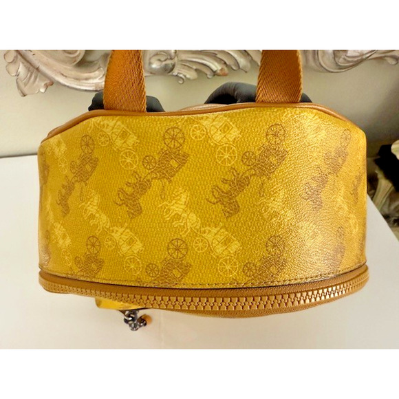 Coach Vale Limited Edition Charlie Backpack Horse Carriage  display picture 3